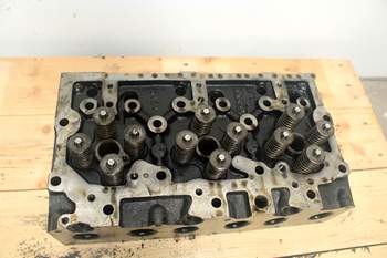 salg af Massey Ferguson 6485  Cylinder Head