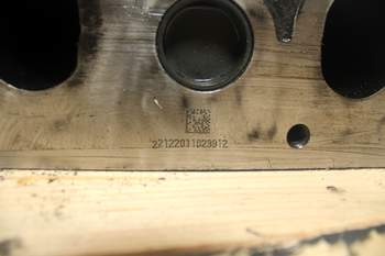 salg af Massey Ferguson 6485  Cylinder Head