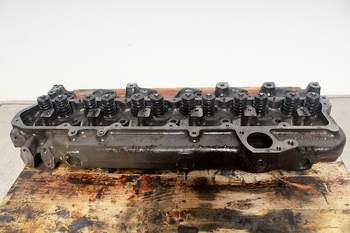 salg af Renault Ares 620  Cylinder Head