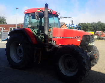 salg af Case MX120 traktor
