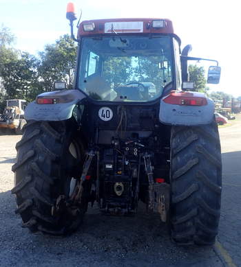 salg af Case MX120 tractor