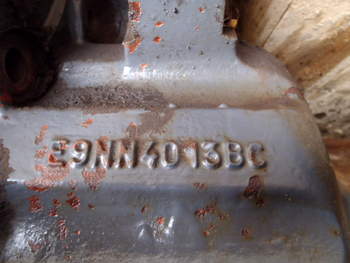 salg af New Holland 7840 LEFT Rear Half Axle