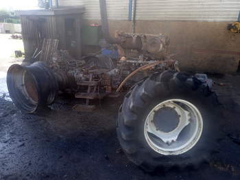 salg af New Holland 8560 traktor