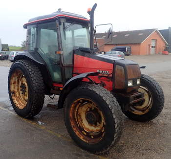 salg af Valtra 900 tractor