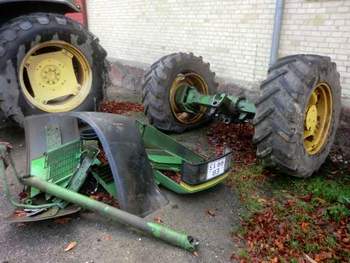 salg af John Deere 6900 traktor