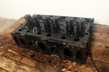 salg af Valtra S280  Cylinder Head