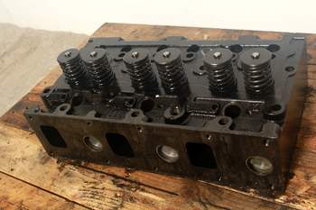 salg af Valtra S280  Cylinder Head