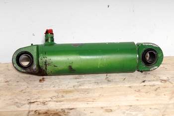 salg af John Deere 6300 RIGHT Lift Cylinder