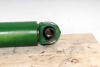 salg af John Deere 6300 RIGHT Lift Cylinder