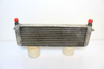 salg af Renault Ares 836  Oil Cooler