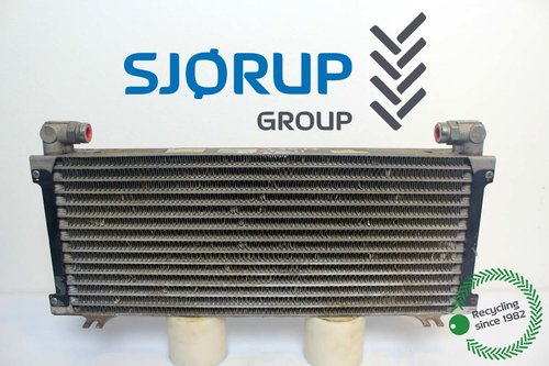 salg af Challenger MT665C  Oil Cooler