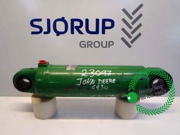 John Deere 6930  Lift Cylinder