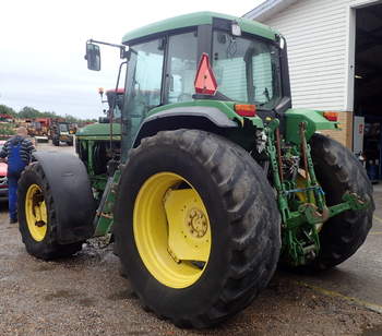 salg af John Deere 6900 traktor