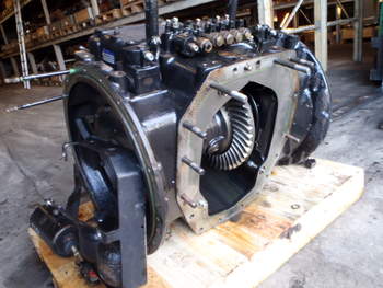 salg af Challenger MT665B  Rear Transmission