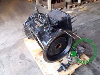 Challenger MT665B  Rear Transmission