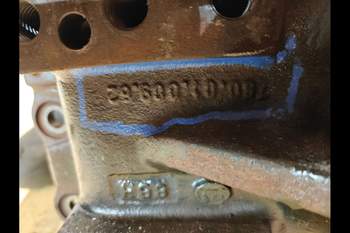 salg af Challenger MT665B  Front axle differential