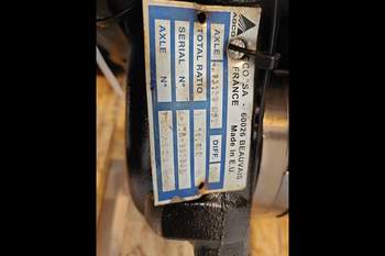 salg af Challenger MT665B  Front axle differential