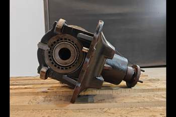 salg af Challenger MT665B  Front axle differential