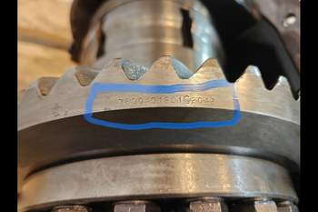 salg af Challenger MT665B  Front axle differential