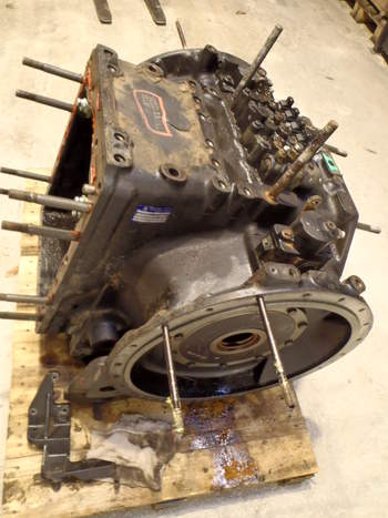 salg af Challenger MT665B  Rear Transmission