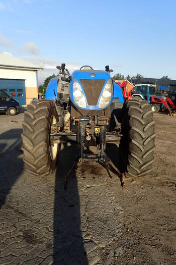 salg af New Holland T7.235 traktor