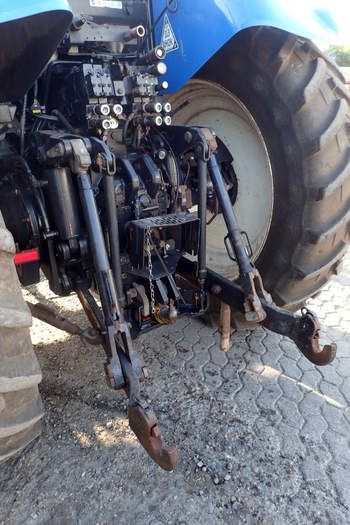 salg af New Holland T7.235 traktor