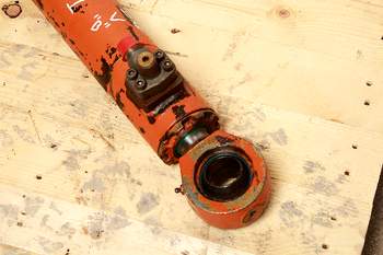 salg af Hitachi FR130.2  Hydraulic Cylinder