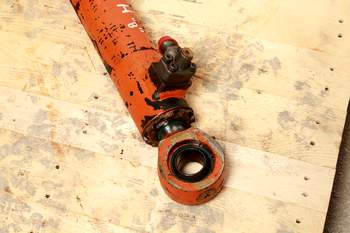 salg af Hitachi FR130.2  Hydraulic Cylinder