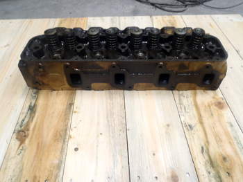 salg af Ford 675 D  Cylinder head