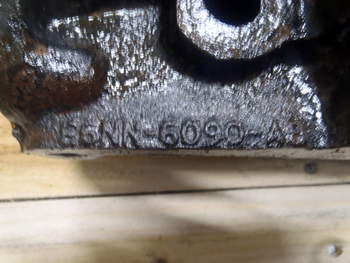 salg af Ford 675 D  Cylinder head