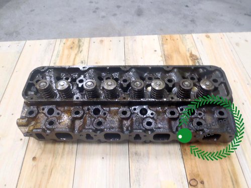 salg af Ford 675 D  Cylinder head