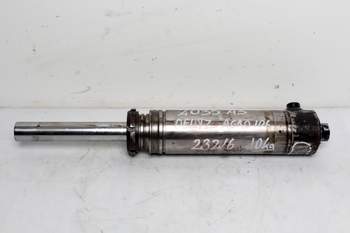 salg af Deutz-Fahr Agrotron 106  Front axle steering cylinder