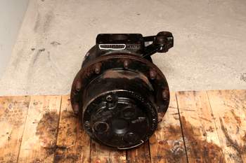 salg af Case 7120 LEFT Front axle final drive