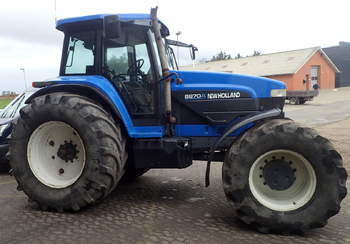 salg af New Holland 8870 A tractor