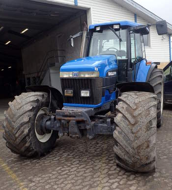 salg af New Holland 8870 A tractor