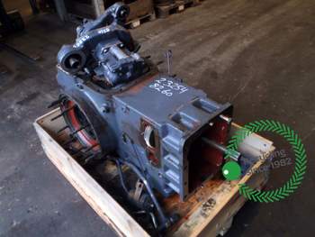 salg af New Holland 8260  Rear Transmission