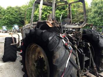 salg af New Holland TM175 tractor