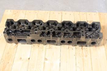 salg af John Deere 7810  Cylinder Head