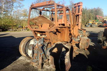 salg af New Holland 8560 traktor