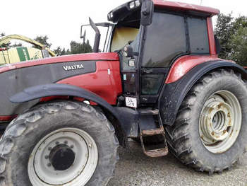 salg af Valtra T190 traktor