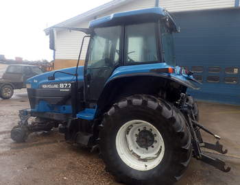salg af New Holland 8770 traktor