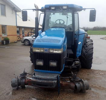 salg af New Holland 8770 traktor