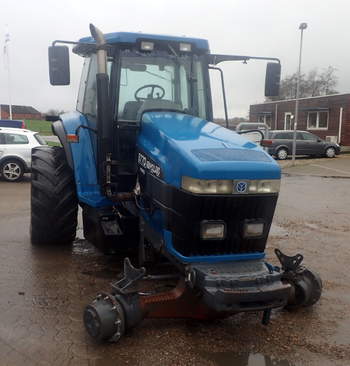 salg af New Holland 8770 traktor