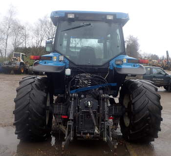 salg af New Holland 8770 traktor