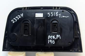 salg af Armaturenbrett Case MXM190 