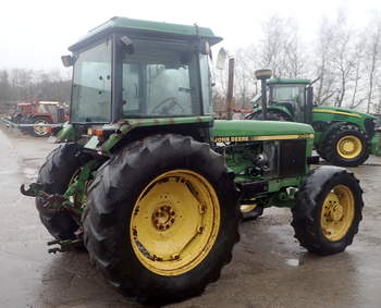 salg af John Deere 3050 traktor