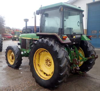 salg af John Deere 3050 traktor