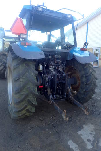 salg af New Holland 8560 traktor