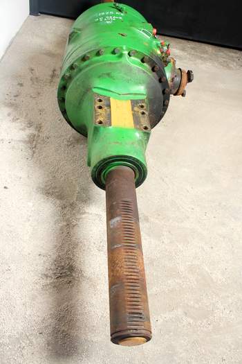 salg af Foraksel John Deere 9560 R