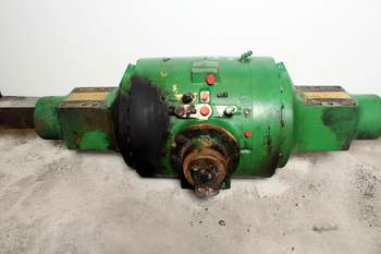 salg af John Deere 9560 R  Front Axle